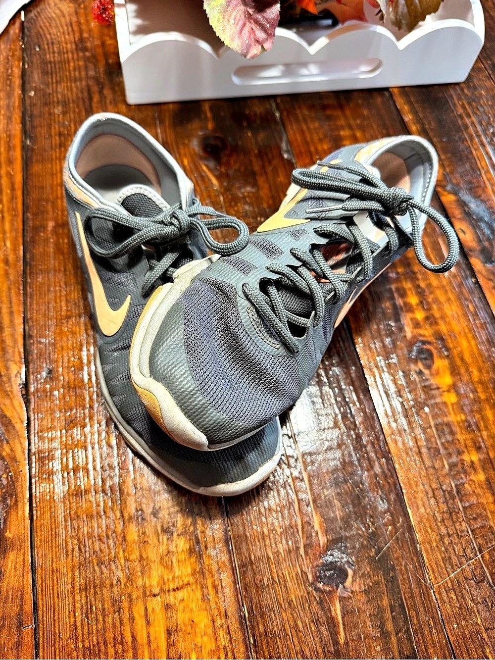 Nike Athletic Shoes in Black & Gray